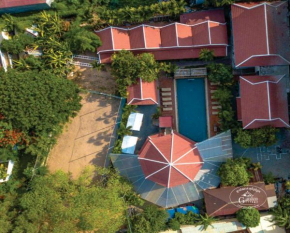 Garden Village Guesthouse & Pool Bar